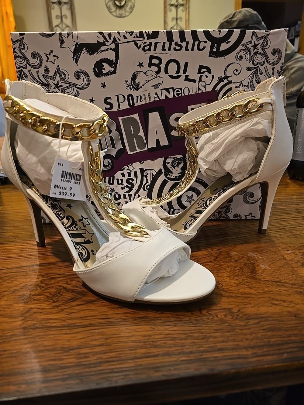 Brash Longitude White With Gold Chain Size 9 4" Heel